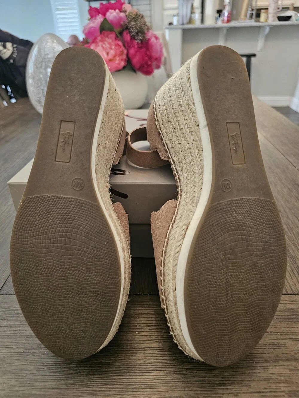 Crown Vintage Daffodil Camel Suede Espadrille Wedge Sandals Size 10